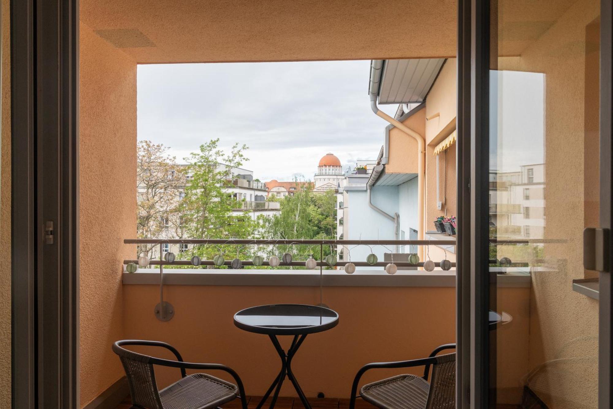Home Shanti - Studio, Suedvorstadt, Balkon, Tv Leipzig Extérieur photo